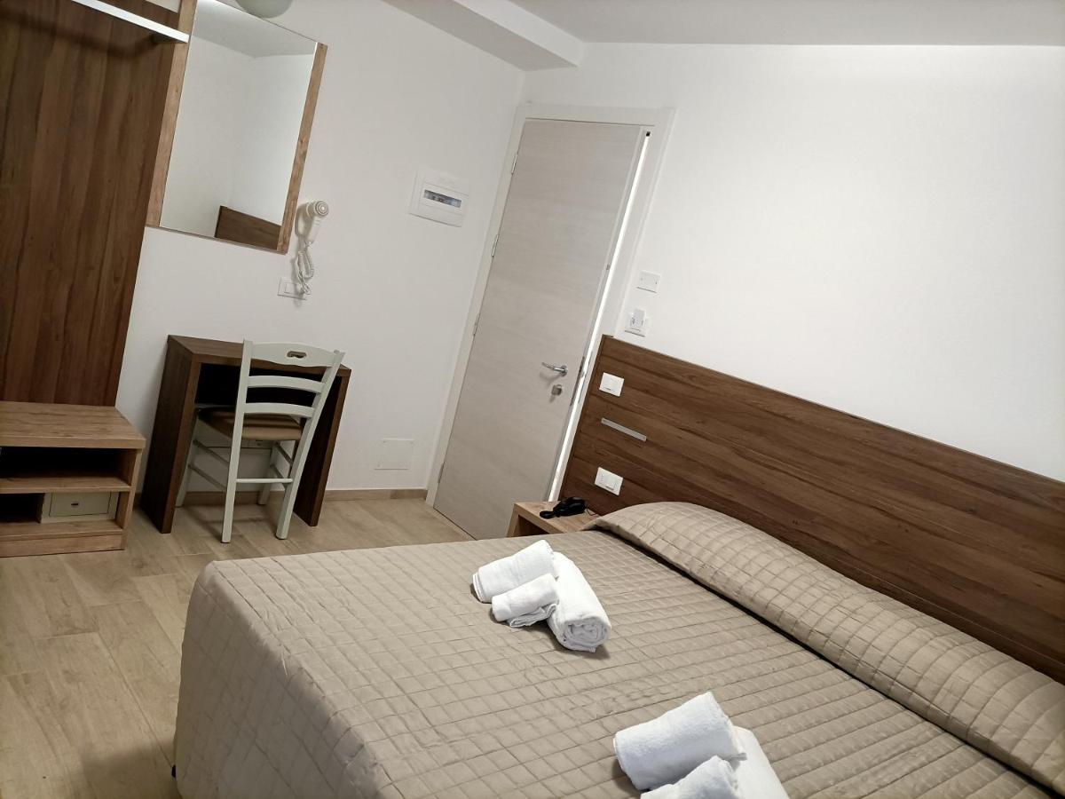 Hotel Bed & Book Rimini Eksteriør billede